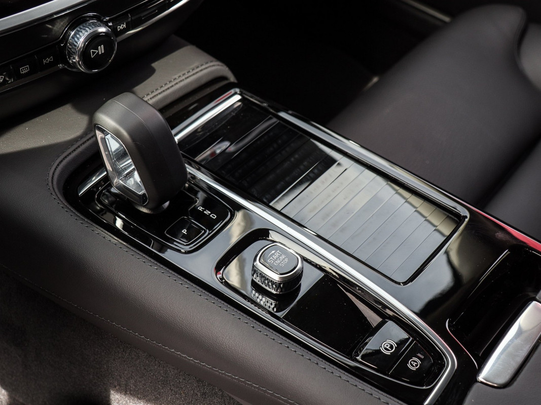 Volvo V60 T6 Recharge AWD - Kombi - Grau - Gebrauchtwagen - Bild 11