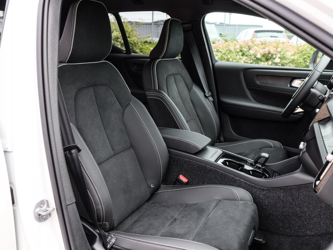Volvo EX40 - SUV/Off-road - Weiss - Gebrauchtwagen - Bild 7