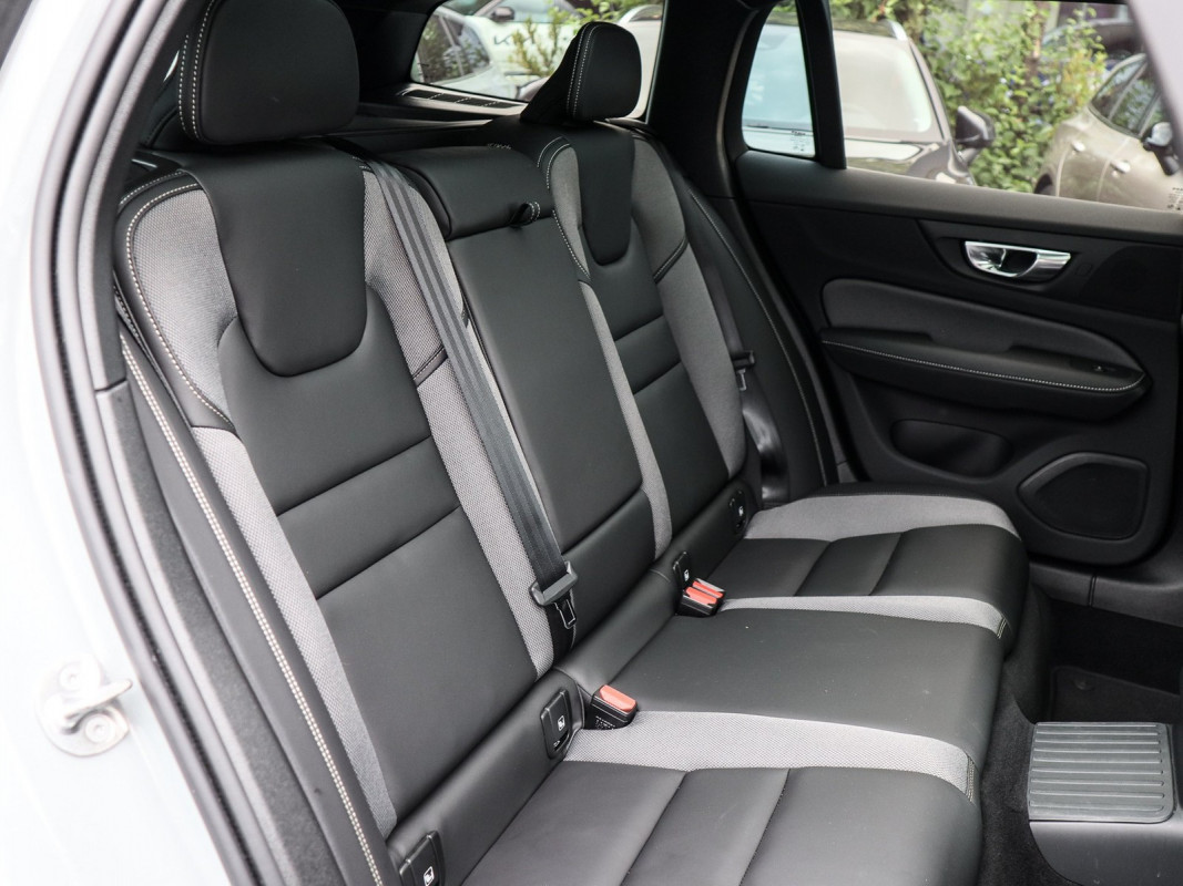 Volvo V60 T6 AWD - Kombi - Grau - Gebrauchtwagen - Bild 5