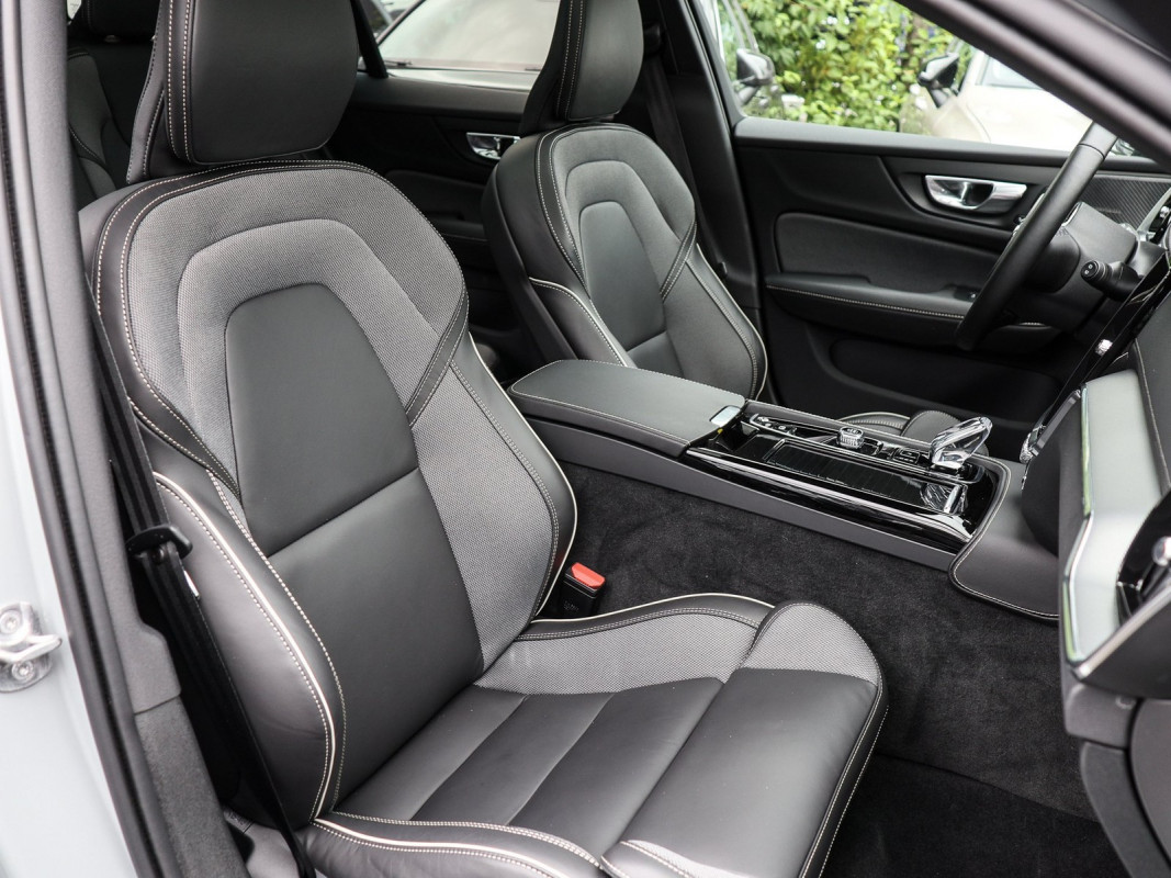 Volvo V60 T6 AWD - Kombi - Grau - Gebrauchtwagen - Bild 7