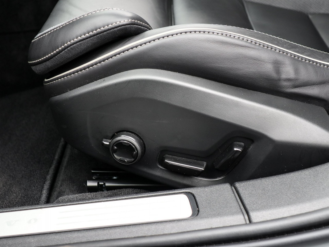 Volvo V60 T6 AWD - Kombi - Grau - Gebrauchtwagen - Bild 14