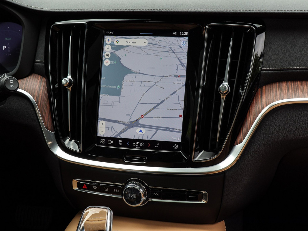 Volvo V60 T6 Recharge AWD - Kombi - Schwarz - Gebrauchtwagen - Bild 9