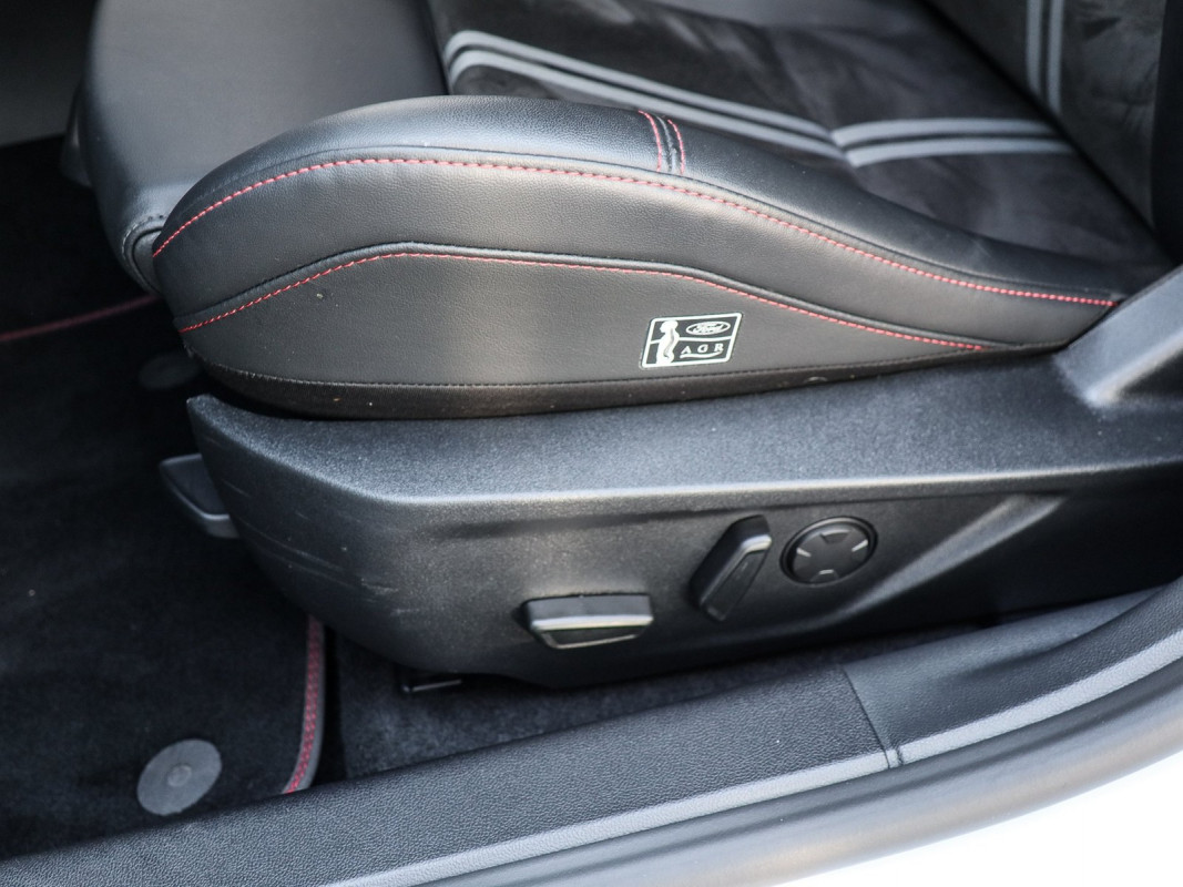 Ford Focus Lim ST-X Automatik, B&O, Winter P. LED Matrix, Sync 4 - Limousine - Weiss - Gebrauchtwagen - Bild 14