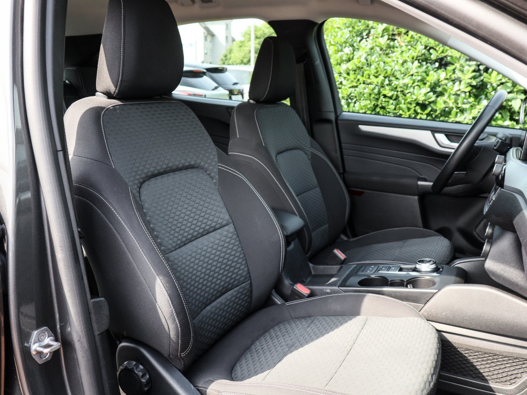 Ford Kuga PHEV, Cool&Connect, AHK, Allwetter, NAVI , Winter Paket - SUV/Off-road - Grau - Gebrauchtwagen - Bild 7