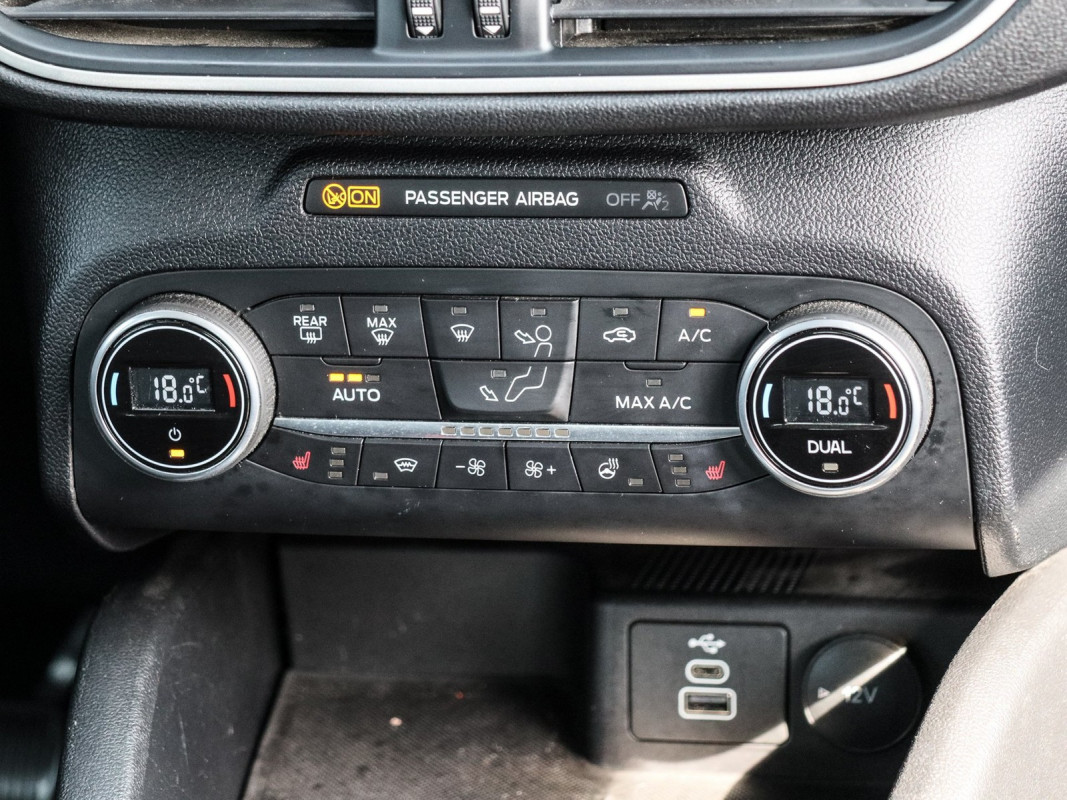 Ford Kuga PHEV, Cool&Connect, AHK, Allwetter, NAVI , Winter Paket - SUV/Off-road - Grau - Gebrauchtwagen - Bild 10