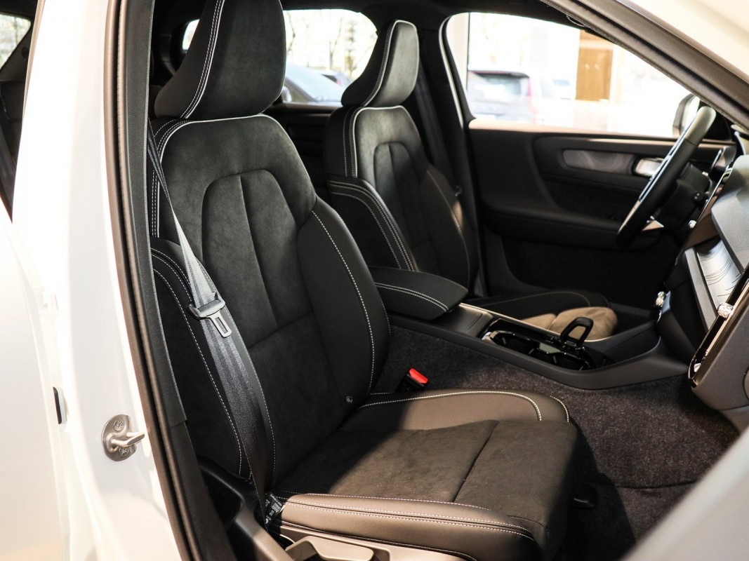 Volvo EX40 - SUV/Off-road - Weiss - Gebrauchtwagen - Bild 7