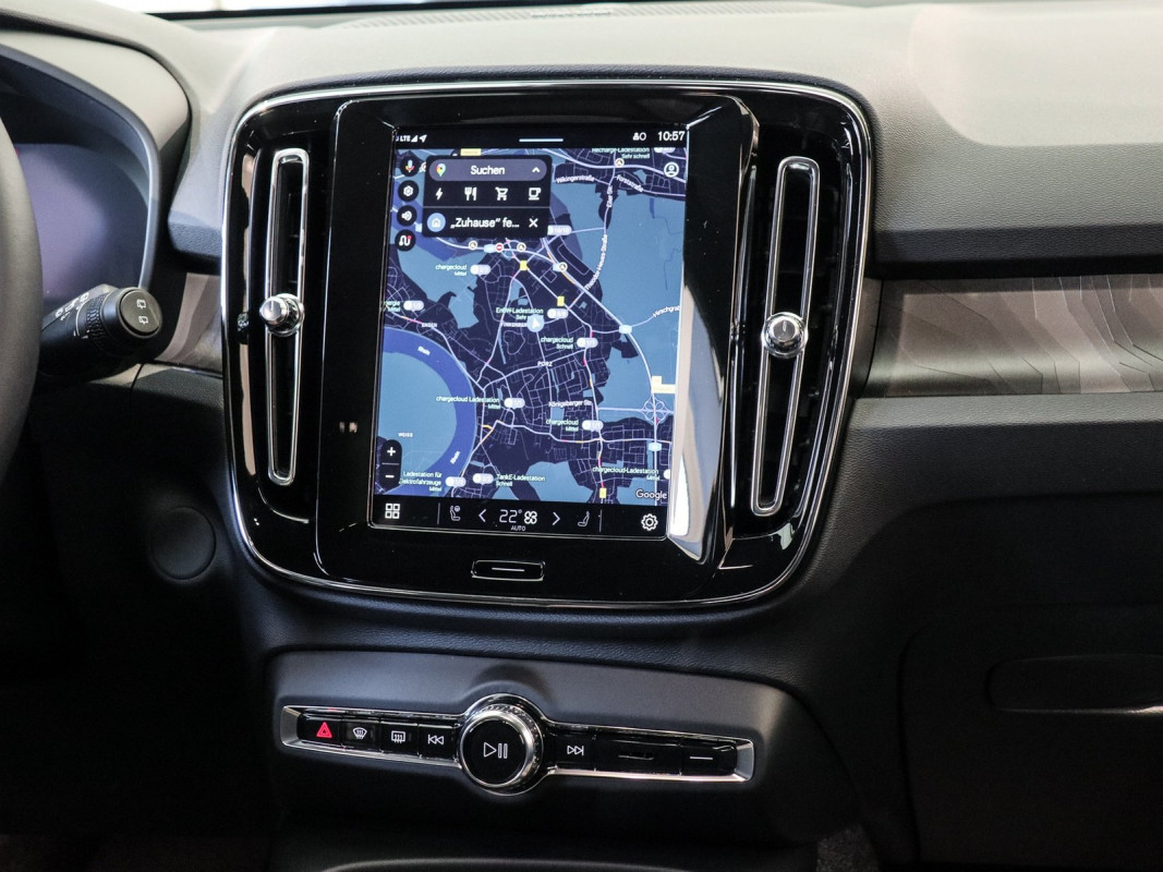 Volvo EX40 - SUV/Off-road - Weiss - Gebrauchtwagen - Bild 9