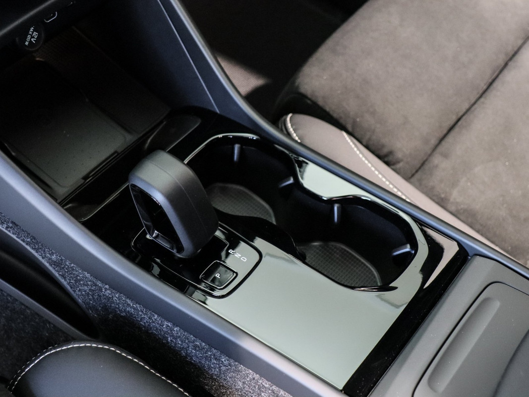 Volvo EX40 - SUV/Off-road - Weiss - Gebrauchtwagen - Bild 11