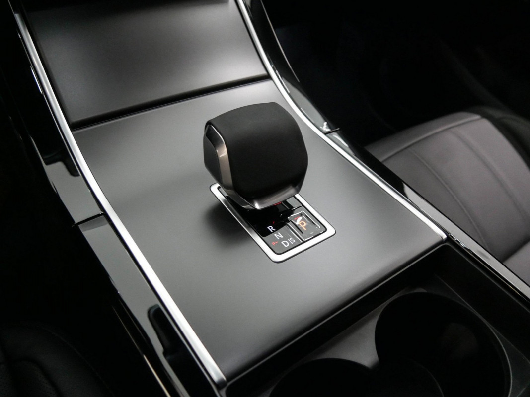 Land Rover Range Rover Evoque P300e Dynamic SE - SUV/Off-road - Schwarz - Gebrauchtwagen - Bild 9