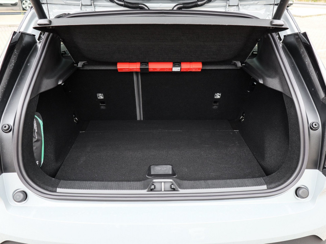 Volvo EX30 Cross Country - SUV/Off-road - Grau - Gebrauchtwagen - Bild 11