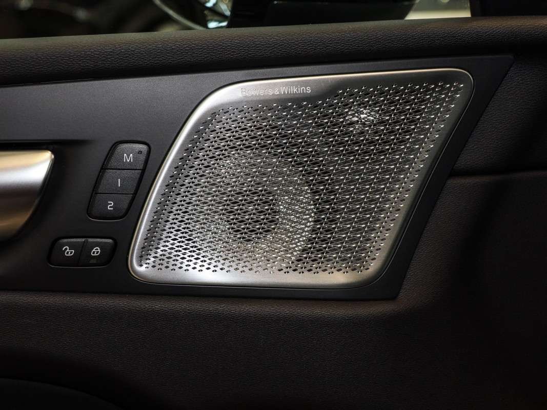 Volvo XC60 T8 AWD - SUV/Off-road - Silber - Gebrauchtwagen - Bild 15