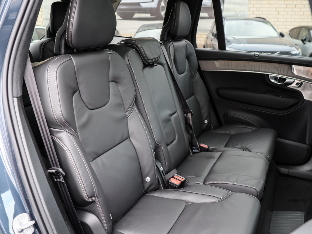 Volvo XC90 T8 Recharge Plug-In Hybrid AWD - SUV/Off-road - Blau - Gebrauchtwagen - Bild 5