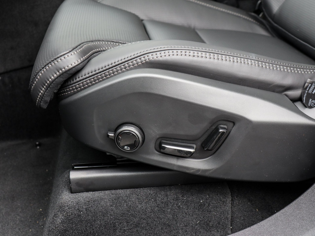 Volvo XC90 T8 Recharge Plug-In Hybrid AWD - SUV/Off-road - Blau - Gebrauchtwagen - Bild 15