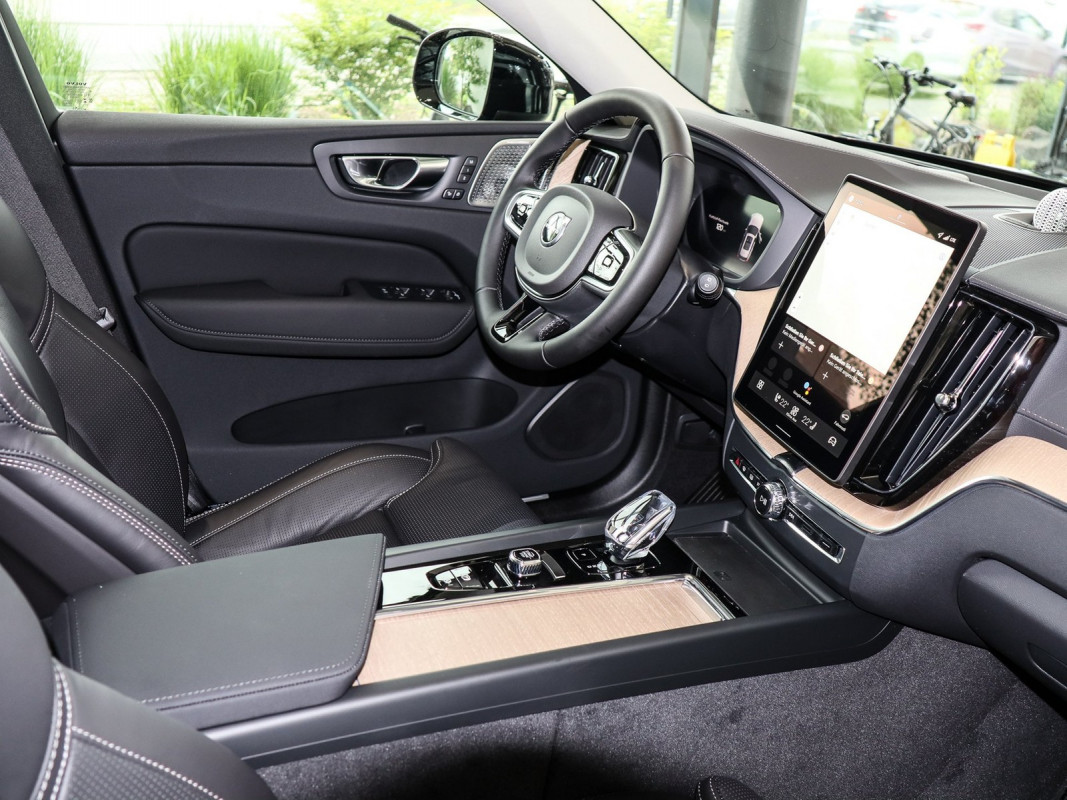 Volvo XC60 T8 Recharge AWD - SUV/Off-road - Grün - Gebrauchtwagen - Bild 3