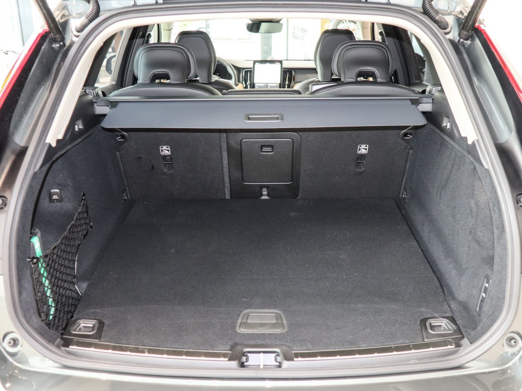 Volvo XC60 T8 Recharge AWD - SUV/Off-road - Grün - Gebrauchtwagen - Bild 12