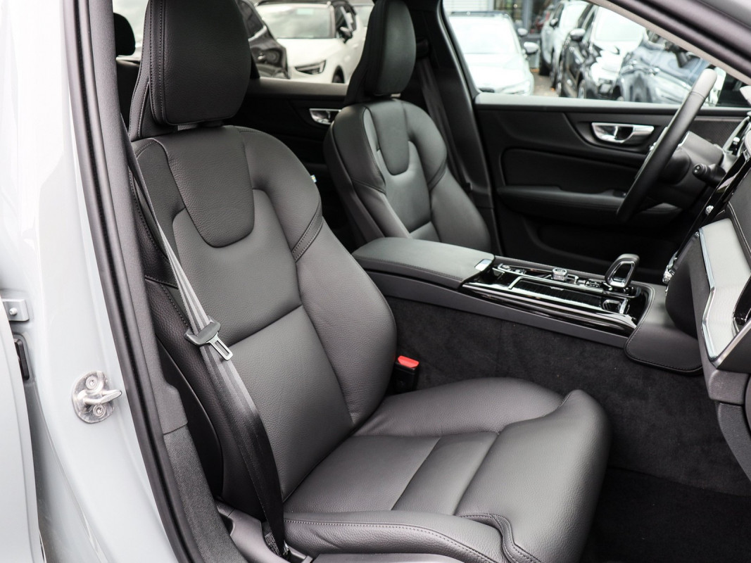 Volvo V60 T6 Recharge AWD - Kombi - Grau - Gebrauchtwagen - Bild 7