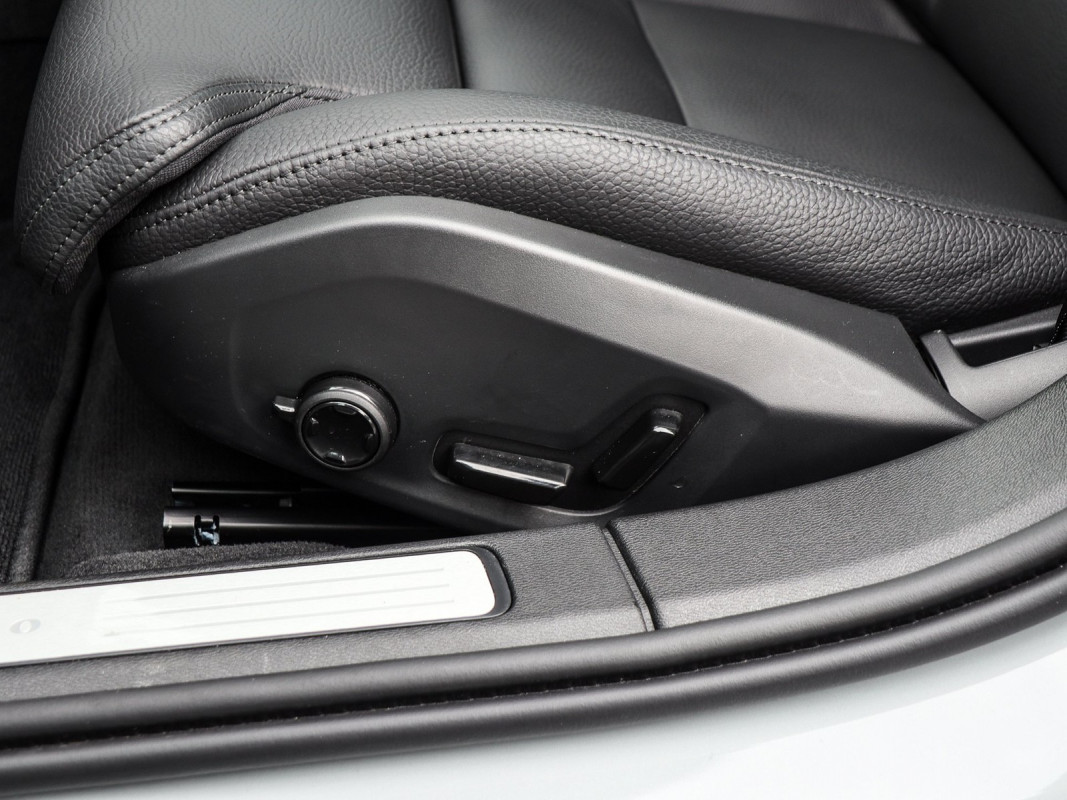 Volvo V60 T6 Recharge AWD - Kombi - Grau - Gebrauchtwagen - Bild 14