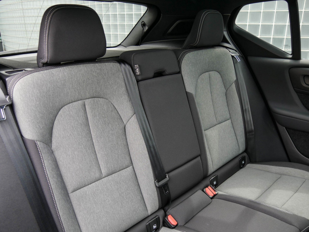 Volvo XC40 - SUV/Off-road - Blau - Gebrauchtwagen - Bild 5