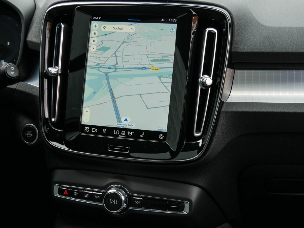 Volvo XC40 - SUV/Off-road - Blau - Gebrauchtwagen - Bild 9