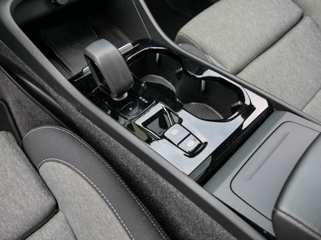 Volvo XC40 - SUV/Off-road - Blau - Gebrauchtwagen - Bild 11