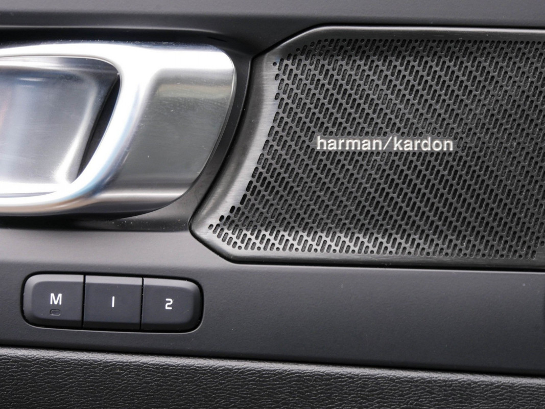 Volvo XC40 - SUV/Off-road - Blau - Gebrauchtwagen - Bild 14