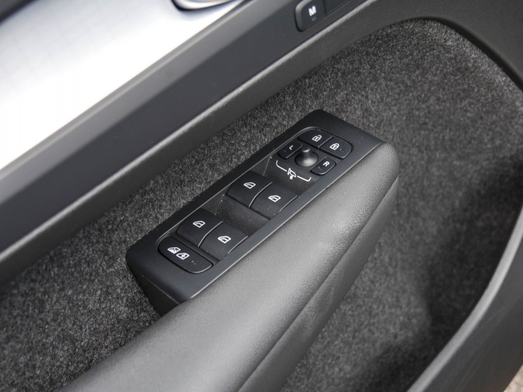 Volvo XC40 - SUV/Off-road - Blau - Gebrauchtwagen - Bild 15