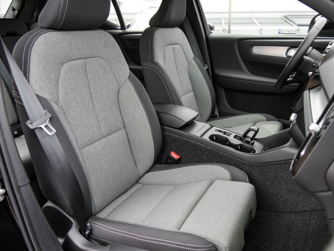 Volvo XC40 - SUV/Off-road - Schwarz - Gebrauchtwagen - Bild 7