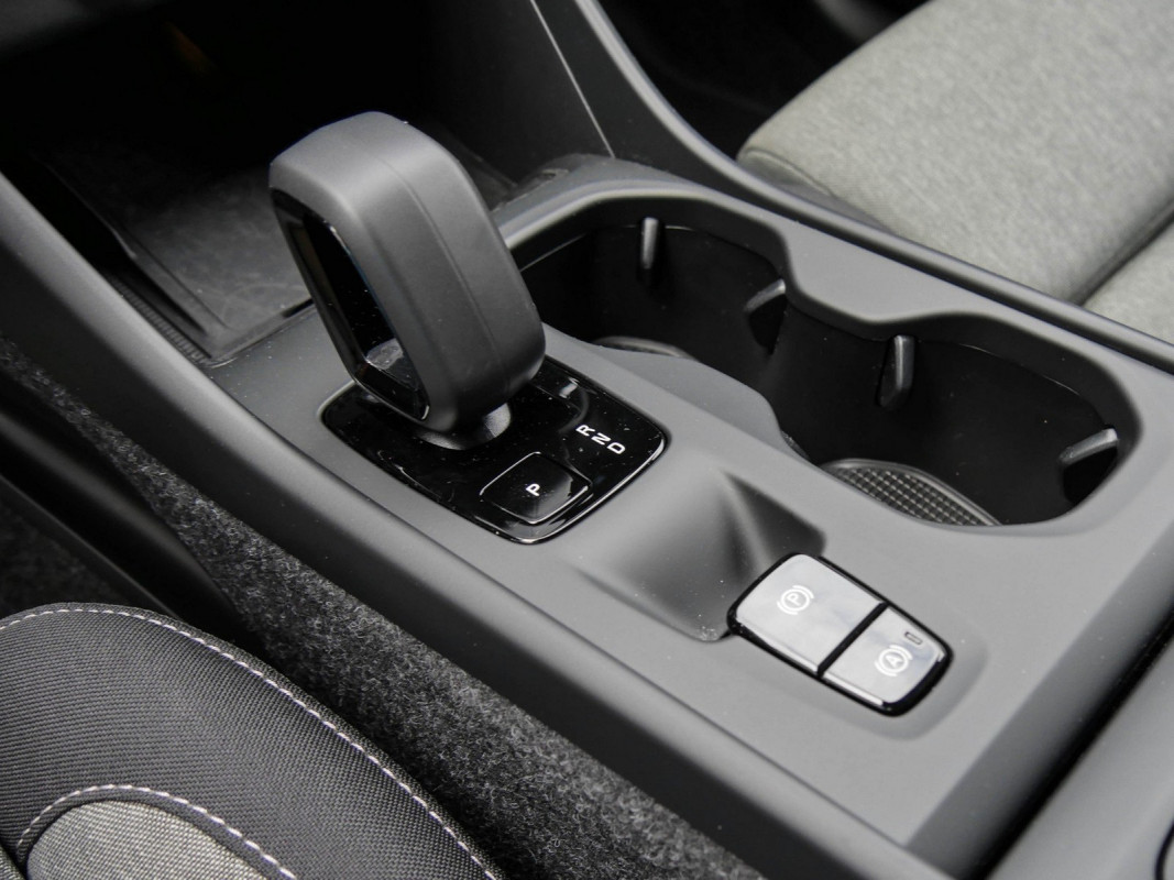 Volvo XC40 - SUV/Off-road - Schwarz - Gebrauchtwagen - Bild 11