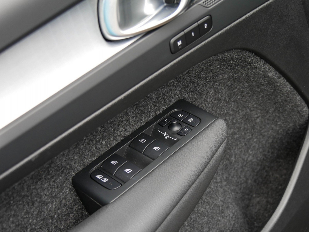 Volvo XC40 - SUV/Off-road - Schwarz - Gebrauchtwagen - Bild 13