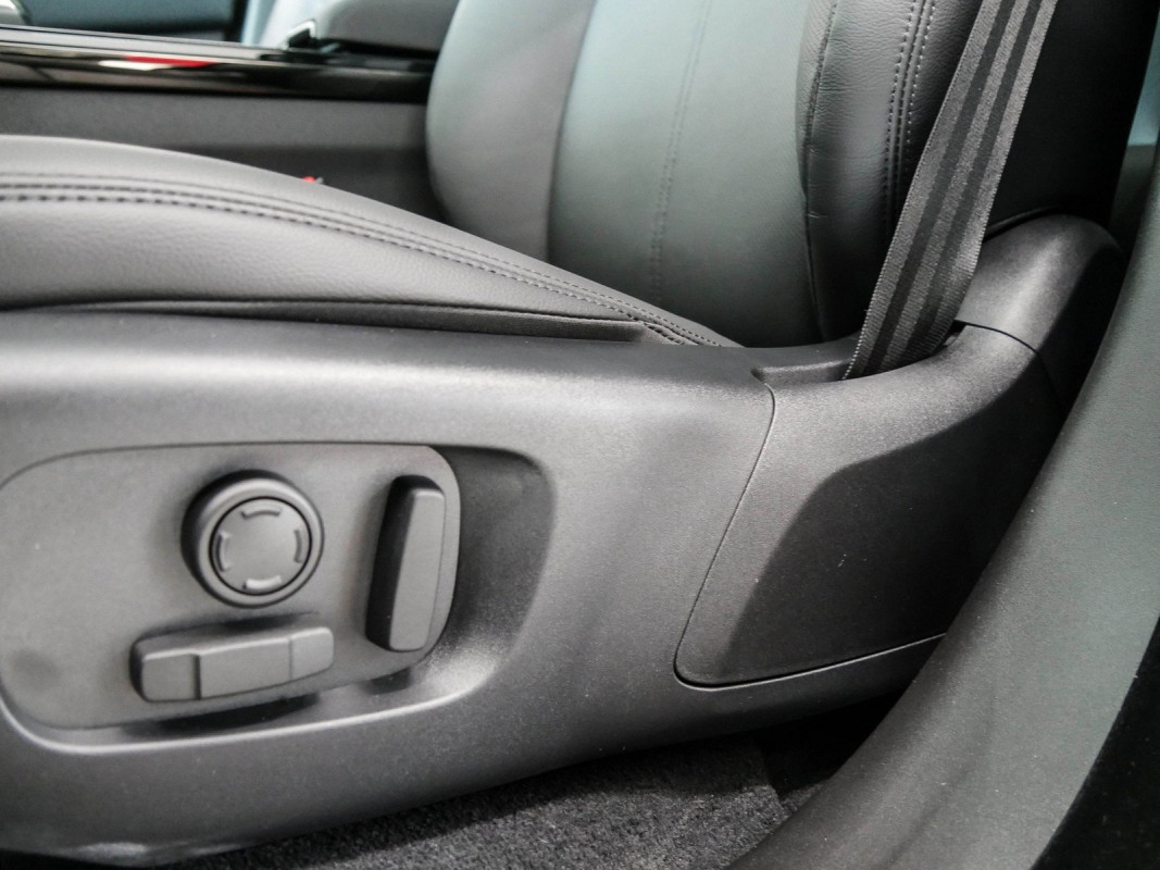 Land Rover Range Rover Velar D300 Dynamic SE - SUV/Off-road - Schwarz - Gebrauchtwagen - Bild 13