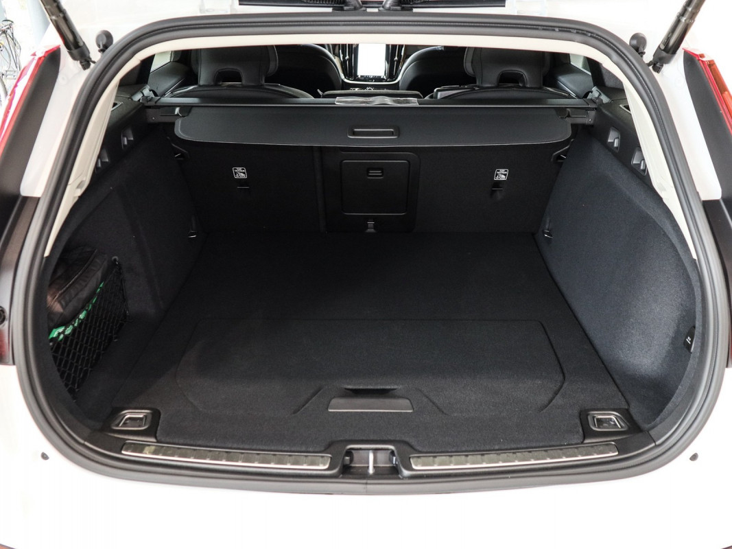 Volvo V60 T6 - Kombi - Weiss - Neuwagen - Bild 10