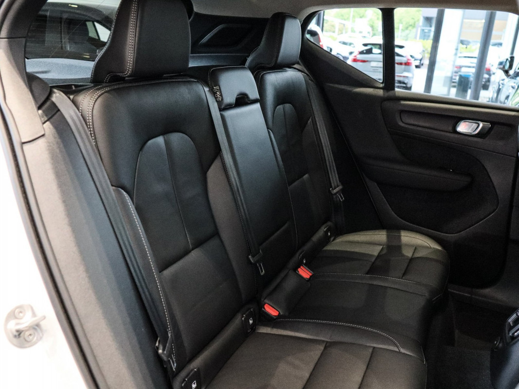 Volvo XC40 T5 Recharge - SUV/Off-road - Weiss - Gebrauchtwagen - Bild 5