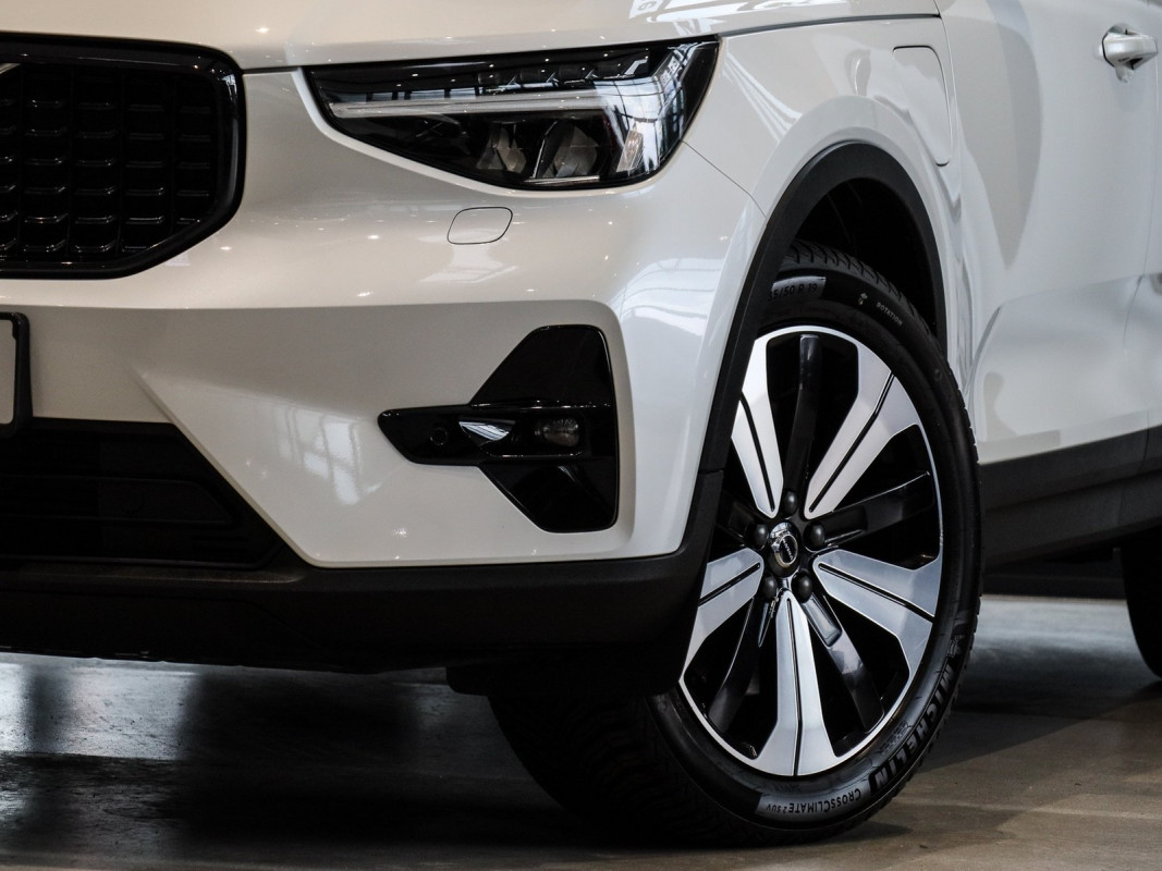 Volvo XC40 T5 Recharge - SUV/Off-road - Weiss - Gebrauchtwagen - Bild 6