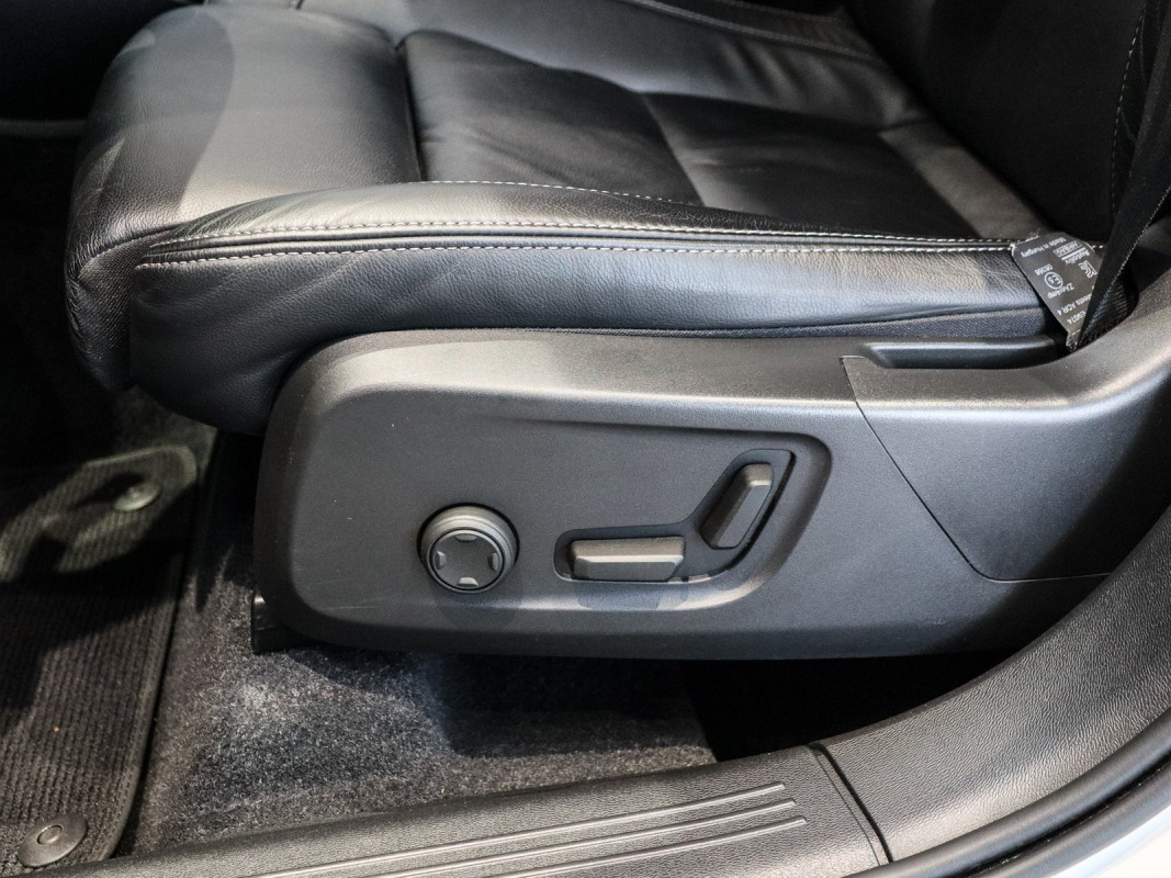 Volvo XC40 T5 Recharge - SUV/Off-road - Weiss - Gebrauchtwagen - Bild 14