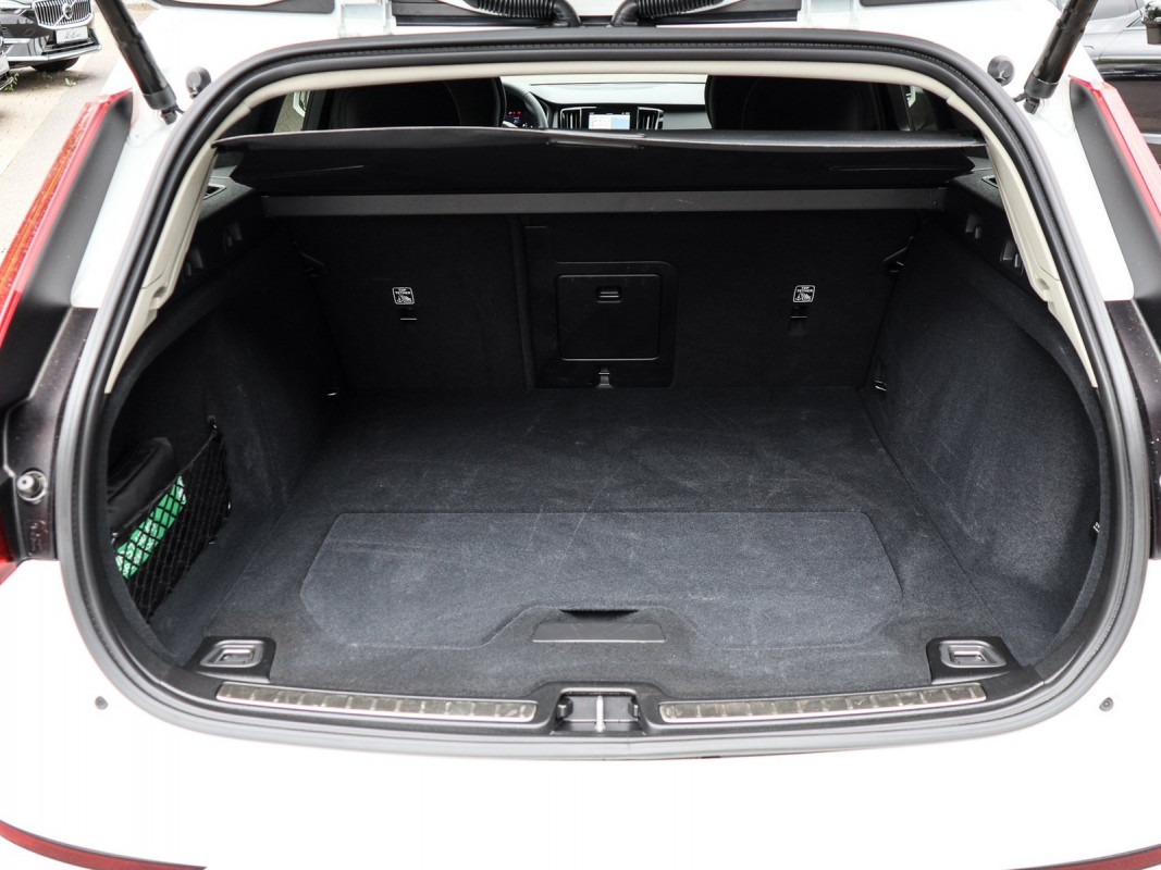Volvo V60 B4 - Kombi - Weiss - Gebrauchtwagen - Bild 12