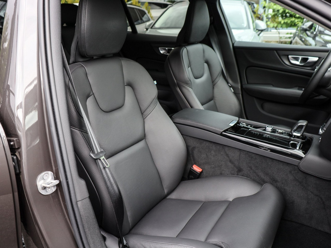 Volvo V60 T6 Recharge AWD - Kombi - Grau - Gebrauchtwagen - Bild 7