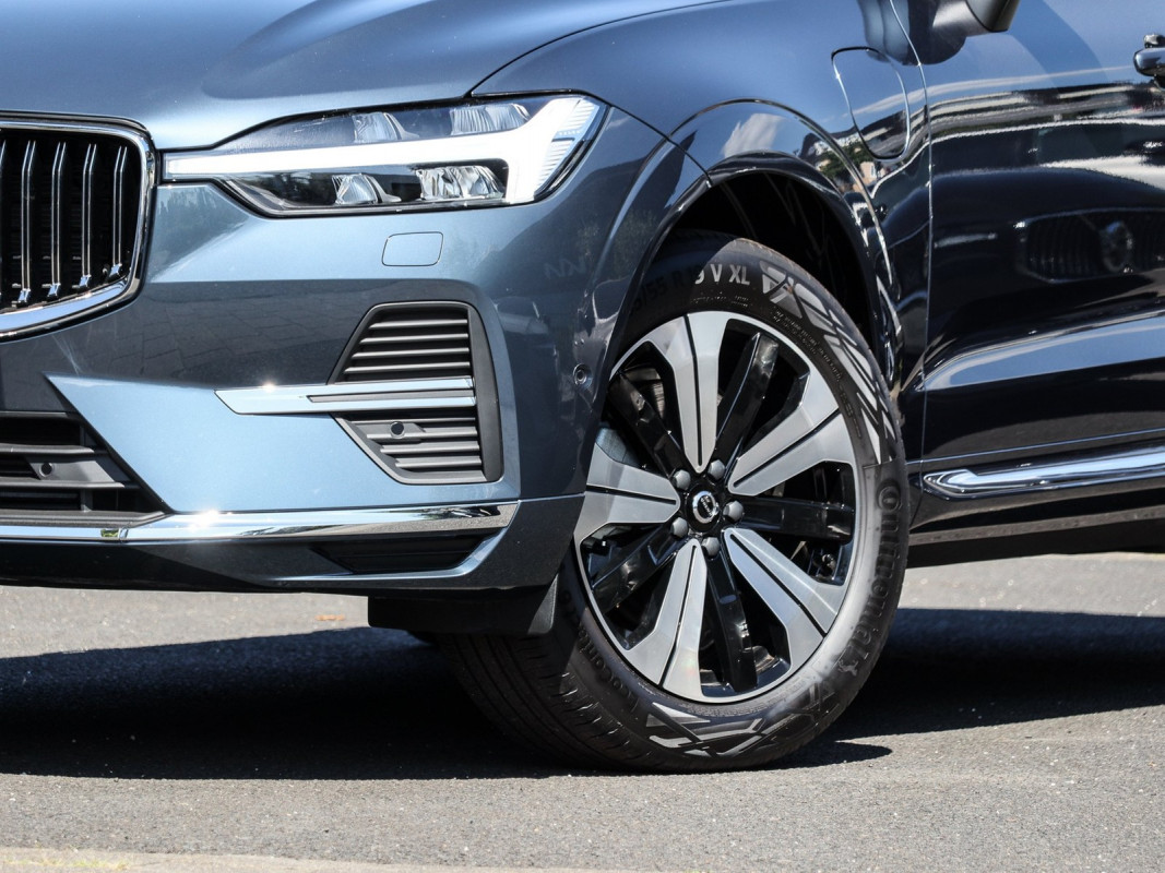 Volvo XC60 T6 AWD Recharge - SUV/Off-road - Blau - Gebrauchtwagen - Bild 6