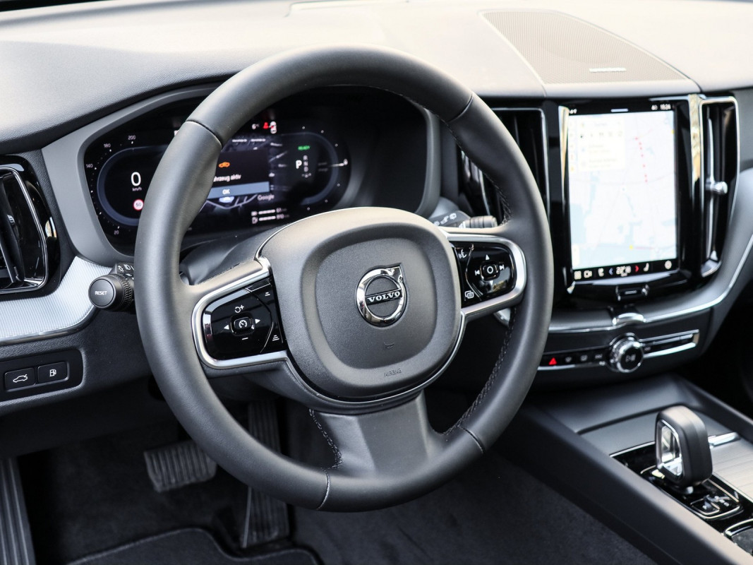 Volvo XC60 T6 AWD Recharge - SUV/Off-road - Blau - Gebrauchtwagen - Bild 9