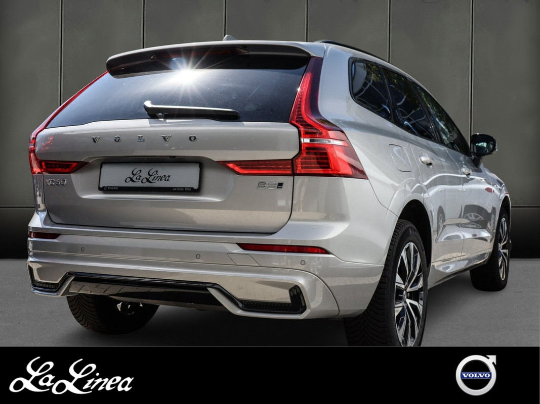 Volvo XC60 B5 (B) Benzin - SUV/Off-road - Silber - Gebrauchtwagen - Bild 2