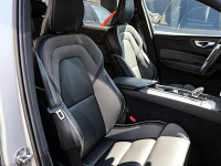 Volvo XC60 B5 (B) Benzin - SUV/Off-road - Silber - Gebrauchtwagen - Bild 7