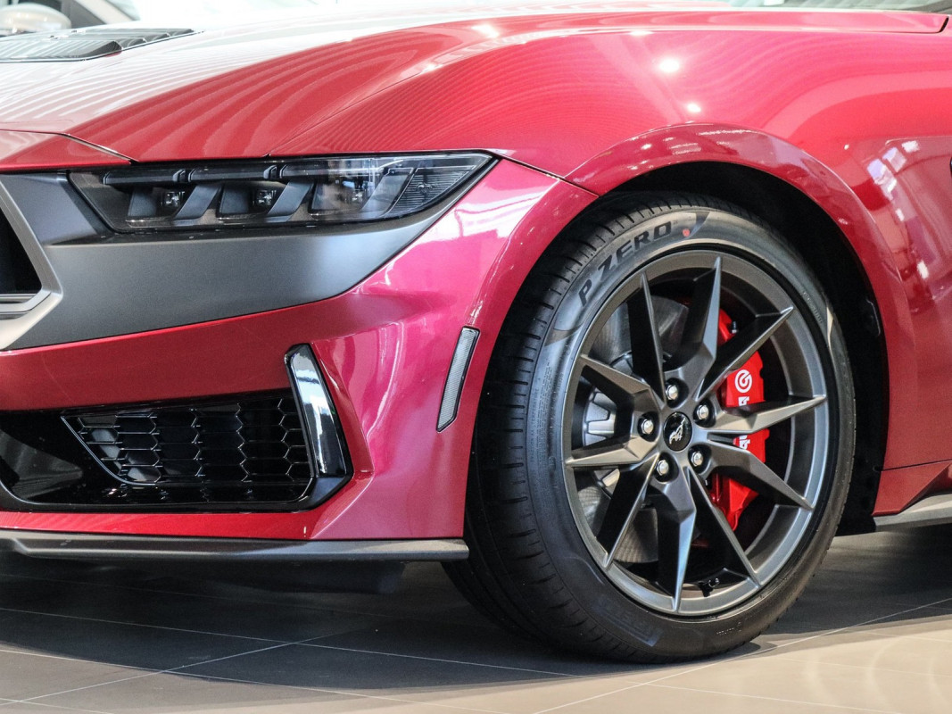 Ford Mustang Fastback - Sportwagen/Coupé - Rot - Neuwagen - Bild 5