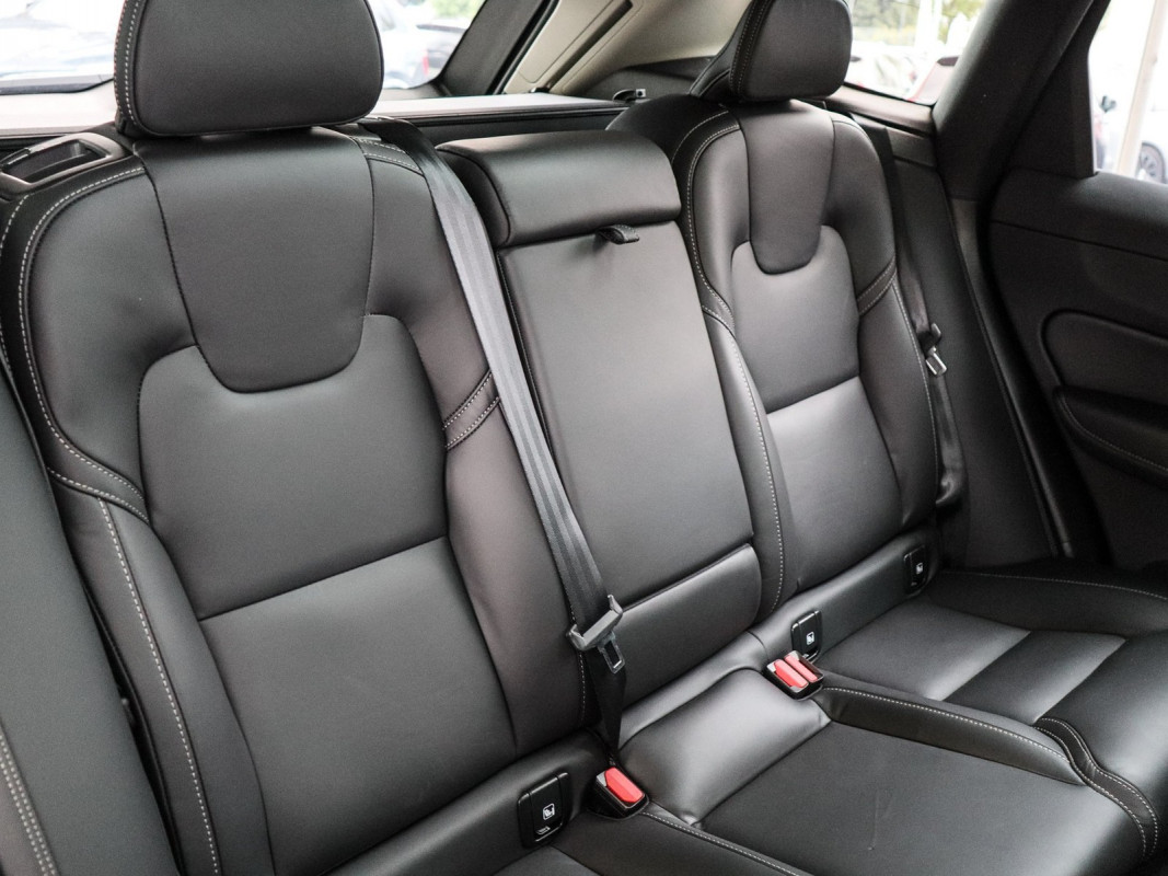 Volvo XC60 B5 (B) - SUV/Off-road - Weiss - Gebrauchtwagen - Bild 5