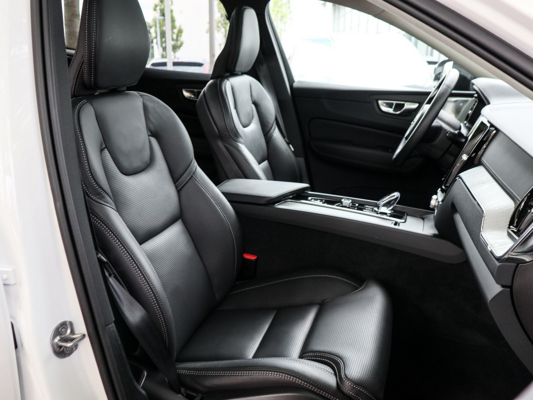 Volvo XC60 B5 (B) - SUV/Off-road - Weiss - Gebrauchtwagen - Bild 7