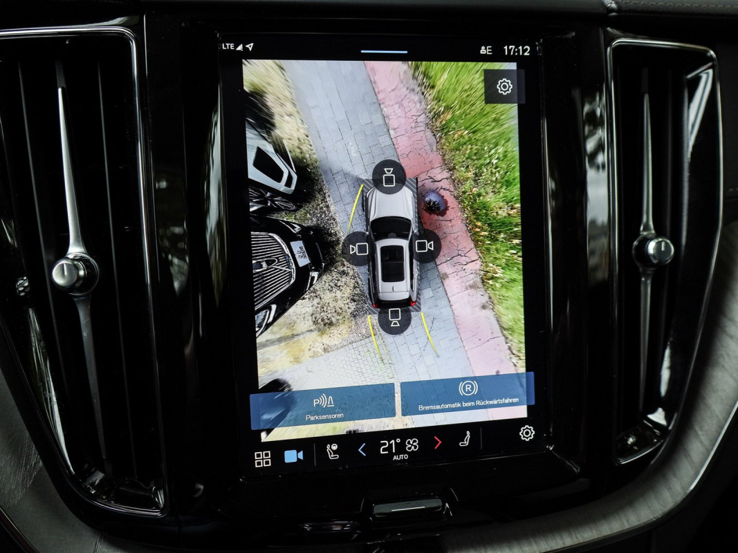 Volvo XC60 B5 (B) - SUV/Off-road - Weiss - Gebrauchtwagen - Bild 13