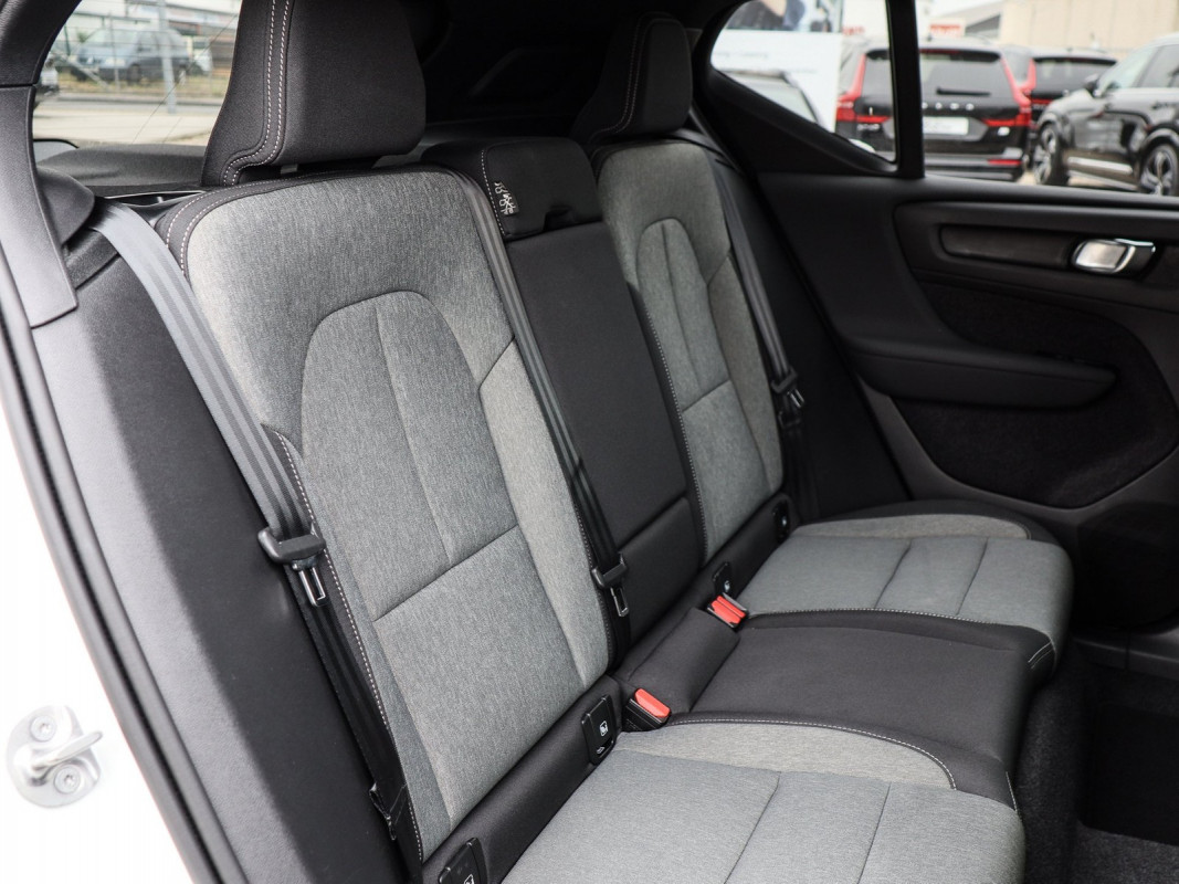 Volvo XC40 B3 (B) - SUV/Off-road - Weiss - Gebrauchtwagen - Bild 5