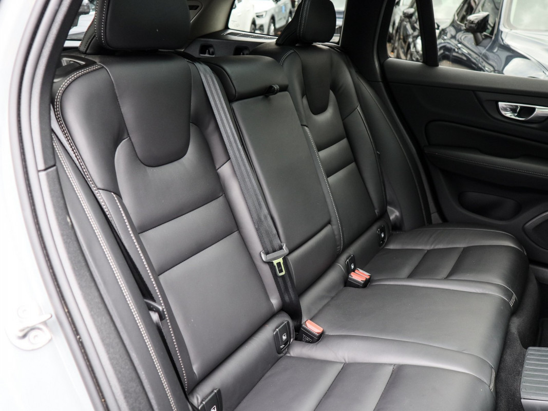 Volvo V60 T6 Recharge AWD - Kombi - Grau - Gebrauchtwagen - Bild 5