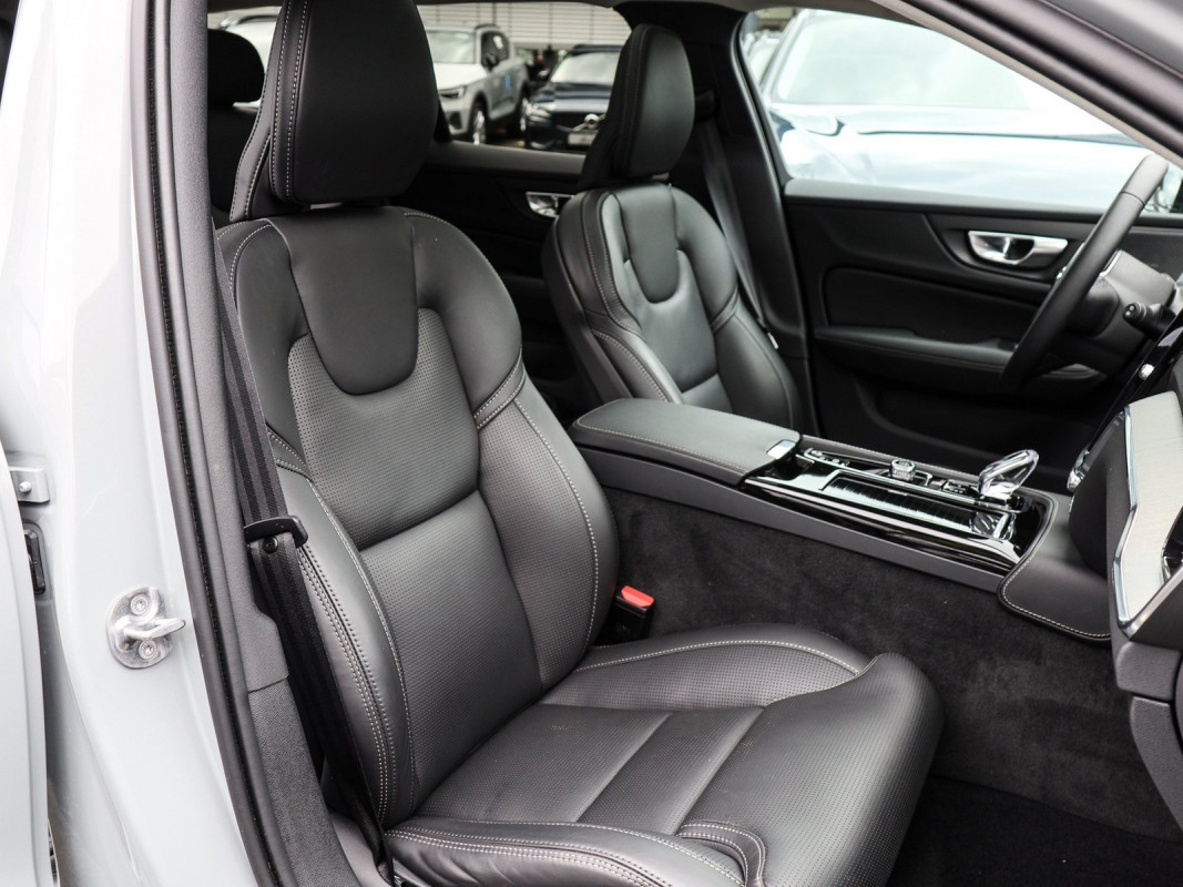 Volvo V60 T6 Recharge AWD - Kombi - Grau - Gebrauchtwagen - Bild 7