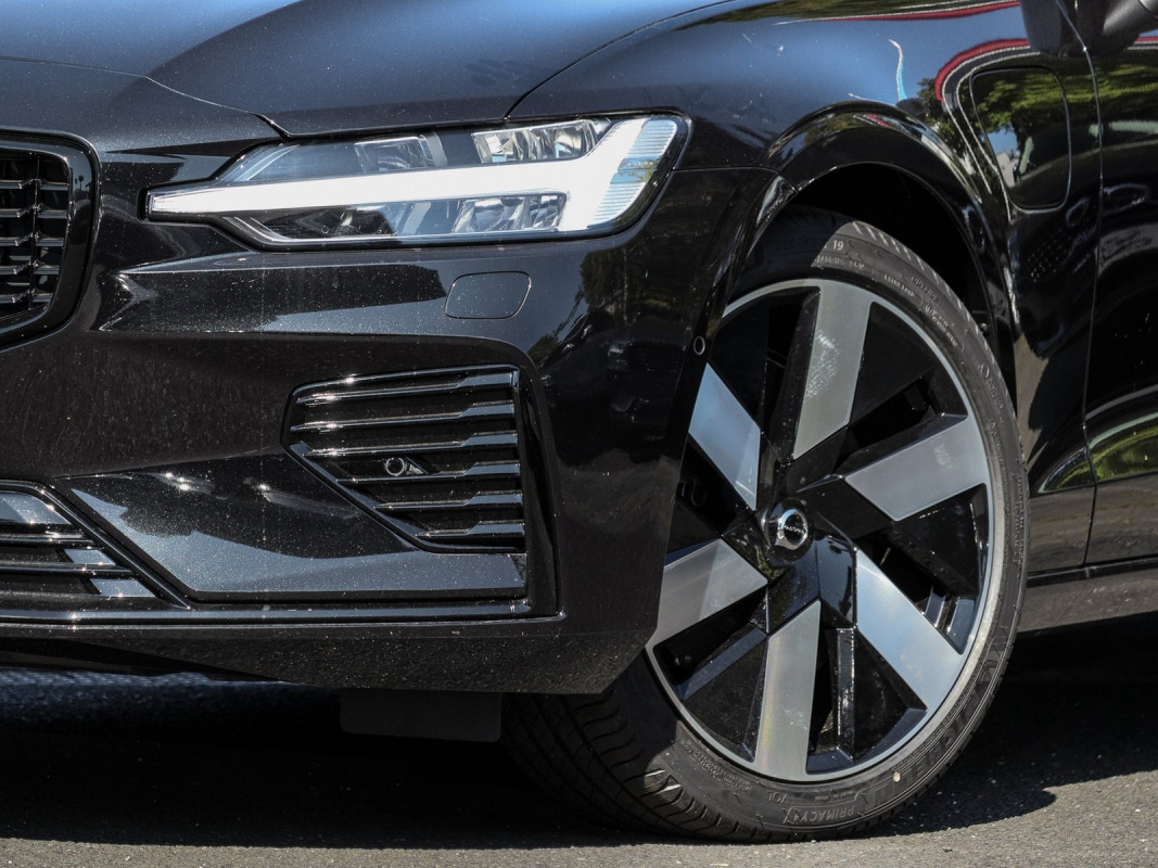 Volvo V60 T6 Recharge AWD - Kombi - Schwarz - Gebrauchtwagen - Bild 6