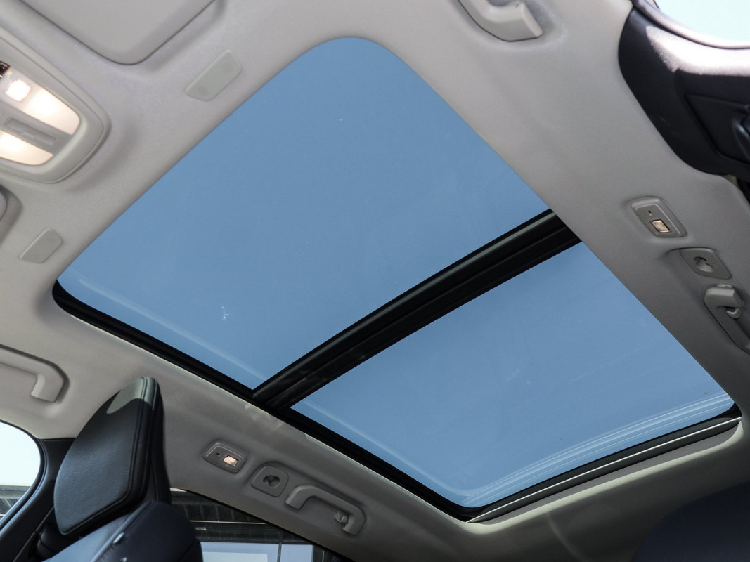 Volvo V60 T6 Recharge AWD - Kombi - Schwarz - Gebrauchtwagen - Bild 12