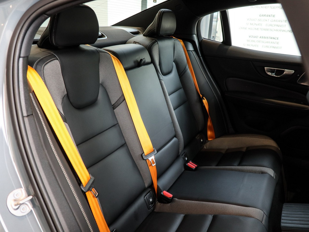 Volvo S60 T8 Recharge AWD - Limousine - Grau - Gebrauchtwagen - Bild 5